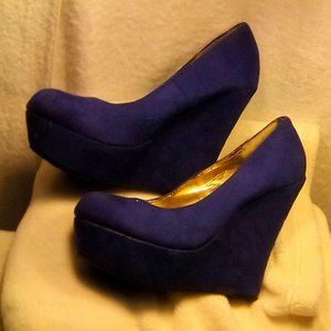 Blue Faux Suede Platform Heels By Massimo / Size 7 1/2